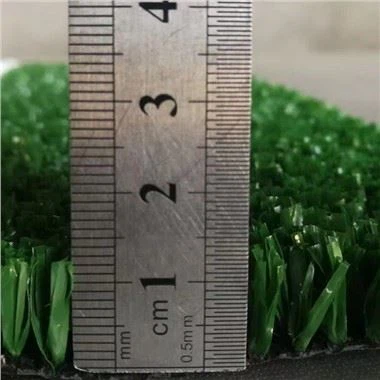 Višenamjenska vještačka trava na terenu